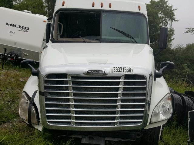 1FUJGLBG3GLHE9659 - 2016 FREIGHTLINER CASCADIA 1 WHITE photo 7