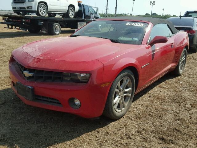 2G1FB3D39D9103593 - 2013 CHEVROLET CAMARO LT RED photo 2