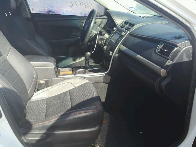 4T1BF1FK7FU486762 - 2015 TOYOTA CAMRY LE 白色 照片 5