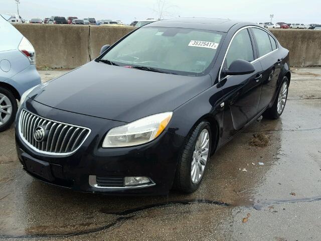 W04GP5ECXB1073068 - 2011 BUICK REGAL BLACK photo 2