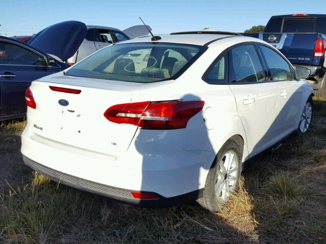 1FADP3F29FL203604 - 2015 FORD FOCUS WHITE photo 4