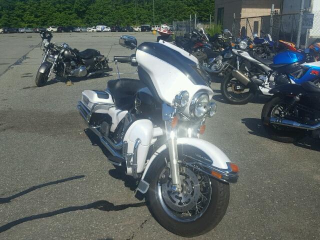 1HD1FC4198Y667930 - 2008 HARLEY-DAVIDSON FLHTCUI WHITE photo 1