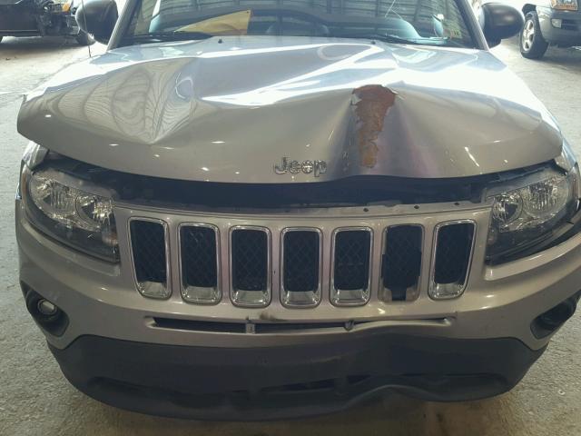 1C4NJCBA6FD104651 - 2015 JEEP COMPASS SP 灰色 照片 9