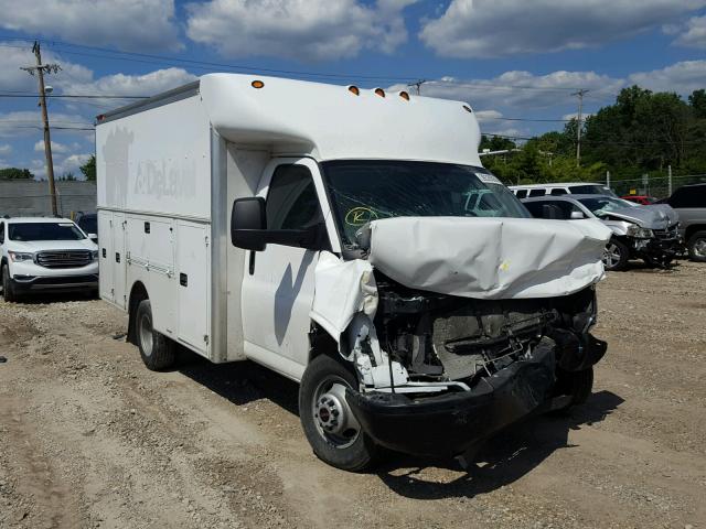 1GD372CG4F1102252 - 2015 GMC SAVANA CUT WHITE photo 1