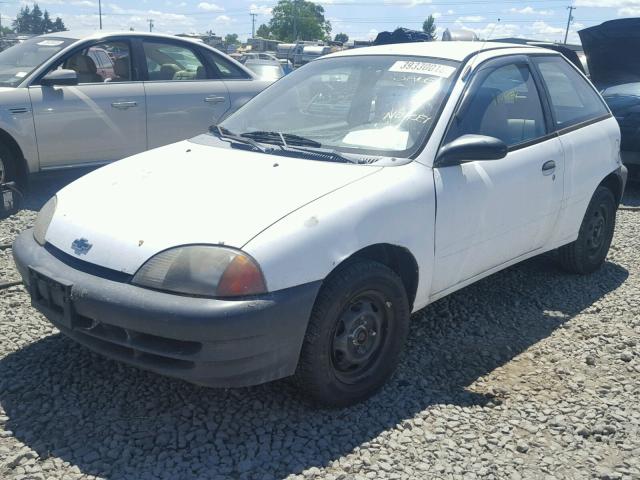 2C1MR2262W6725214 - 1998 CHEVROLET METRO WHITE photo 2