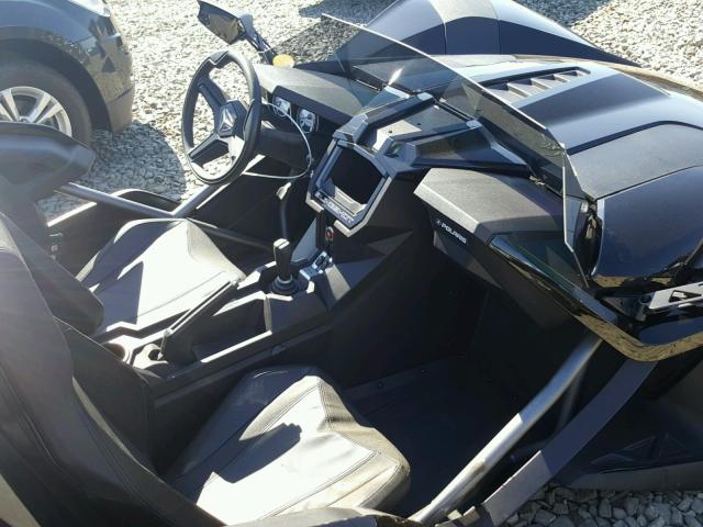57XAASFA5J8126765 - 2018 POLARIS SLINGSHOT BLACK photo 5