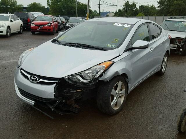 5NPDH4AE1CH093288 - 2012 HYUNDAI ELANTRA GL SILVER photo 2