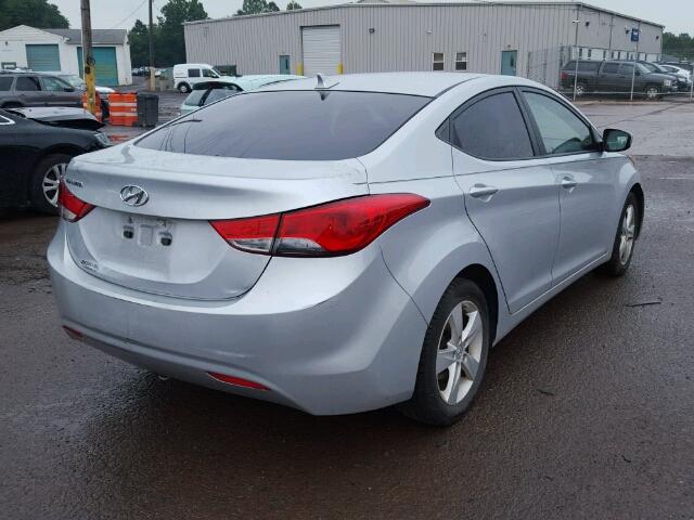 5NPDH4AE1CH093288 - 2012 HYUNDAI ELANTRA GL SILVER photo 4