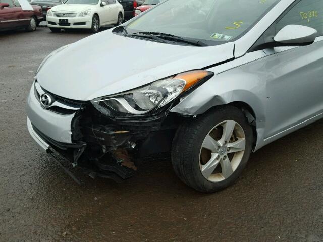 5NPDH4AE1CH093288 - 2012 HYUNDAI ELANTRA GL SILVER photo 9