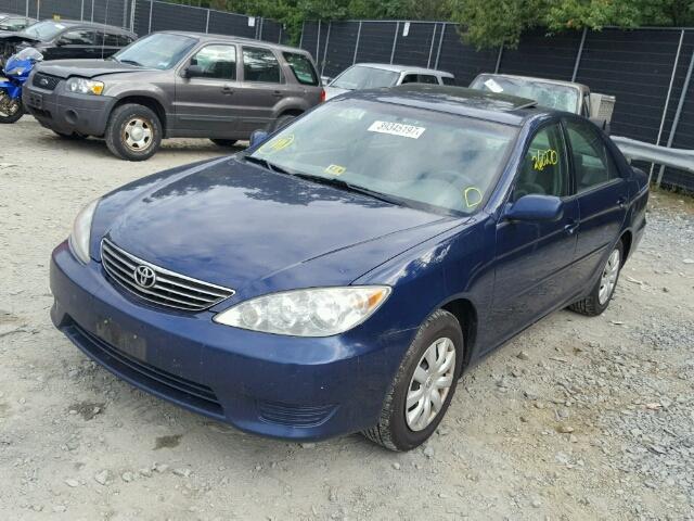 4T1BE30K35U427830 - 2005 TOYOTA CAMRY BLUE photo 2