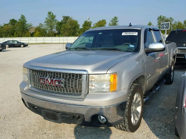 2GTEC13J681170483 - 2008 GMC SIERRA C15 SILVER photo 2