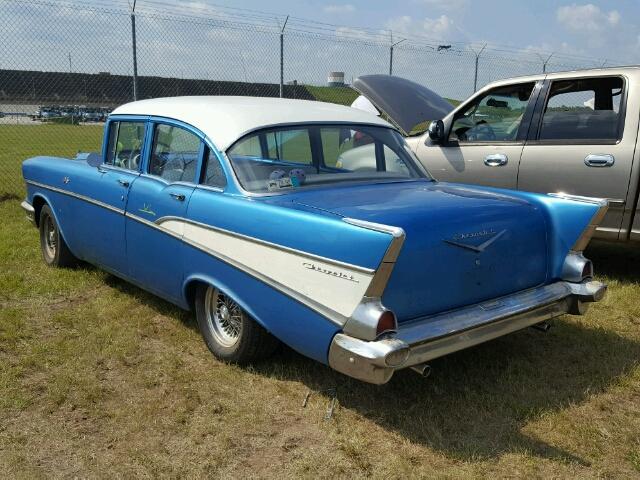 VB57S284576 - 1957 CHEVROLET 4 DR BLUE photo 3