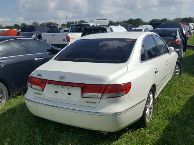 KMHFC46F86A120034 - 2006 HYUNDAI AZERA WHITE photo 4