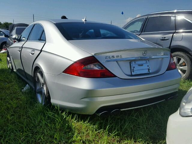 WDDDJ77X57A103922 - 2007 MERCEDES-BENZ CLS SILVER photo 3