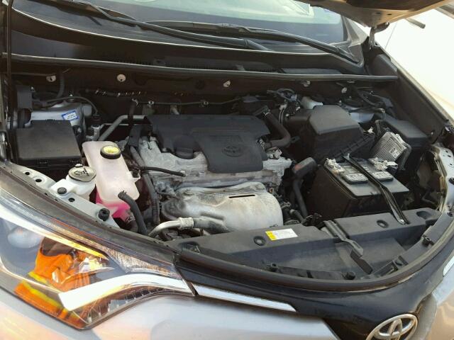 2T3ZFREV5GW235725 - 2016 TOYOTA RAV4 LE GRAY photo 7