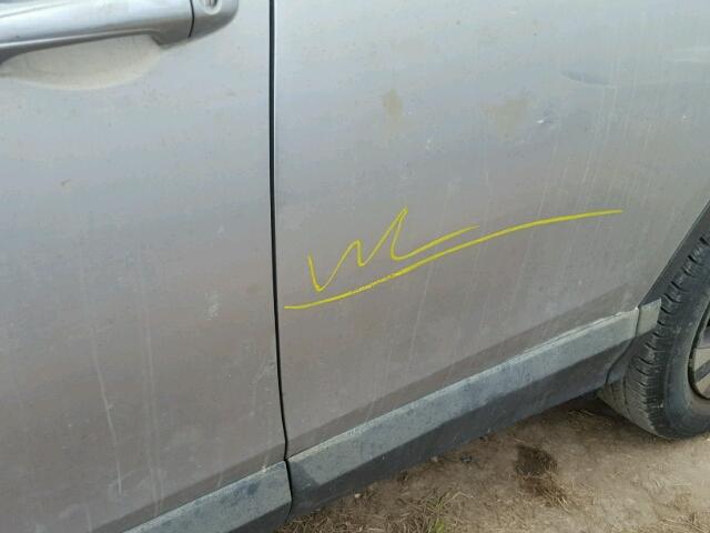 2T3ZFREV5GW235725 - 2016 TOYOTA RAV4 LE Boz foto 9