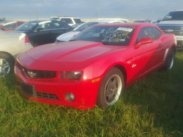 2G1FA1ED9B9131101 - 2011 CHEVROLET CAMARO LS RED photo 2