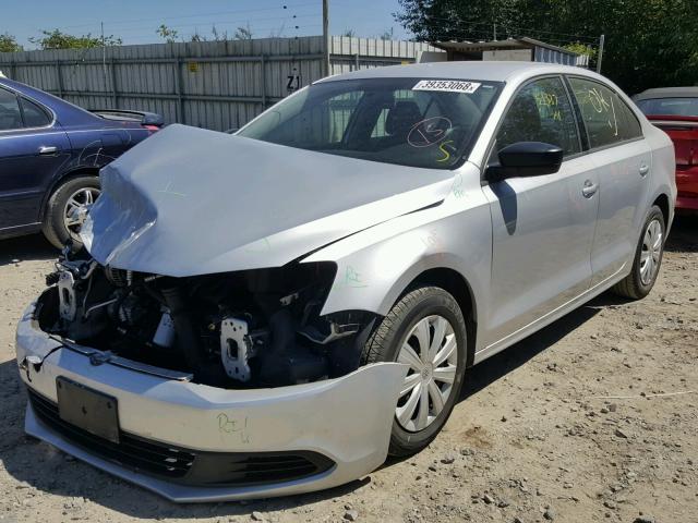 3VW1K7AJ3DM250315 - 2013 VOLKSWAGEN JETTA BASE Արծաթագույն լուսանկար 2