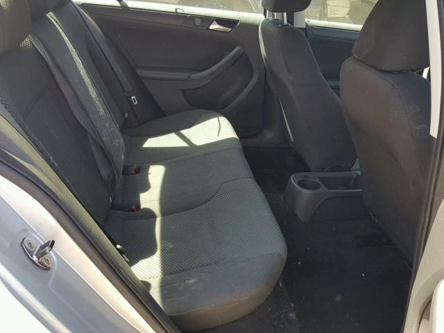 3VW1K7AJ3DM250315 - 2013 VOLKSWAGEN JETTA BASE Արծաթագույն լուսանկար 6