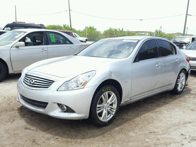 JN1CV6APXFM580892 - 2015 INFINITI Q40 SILVER photo 2