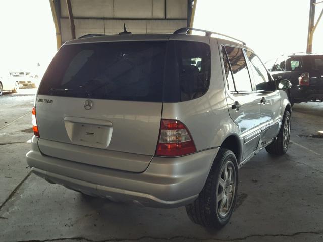 4JGAB54E72A318756 - 2002 MERCEDES-BENZ ML 320 SILVER photo 4