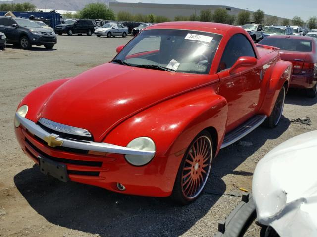 1GCES14P84B108700 - 2004 CHEVROLET SSR RED photo 2