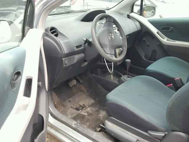 JTDJT923275088411 - 2007 TOYOTA YARIS SILVER photo 9