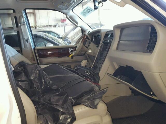 5LMJJ2J57CEL06135 - 2012 LINCOLN NAVIGATOR WHITE photo 5