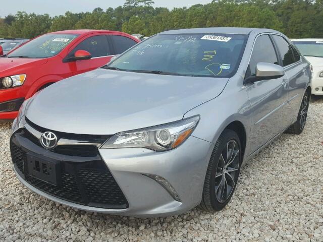 4T1BF1FK2GU167142 - 2016 TOYOTA CAMRY LE 银色 照片 2