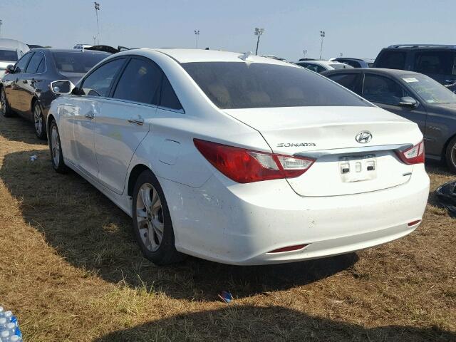 5NPEC4AC6BH299027 - 2011 HYUNDAI SONATA WHITE photo 3