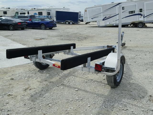 1ZJBB181X9M063794 - 2009 CONT TRAILER WHITE photo 4