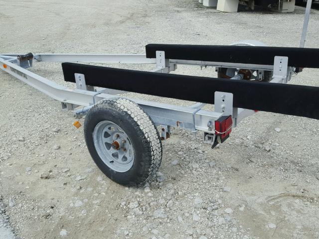 1ZJBB181X9M063794 - 2009 CONT TRAILER WHITE photo 8