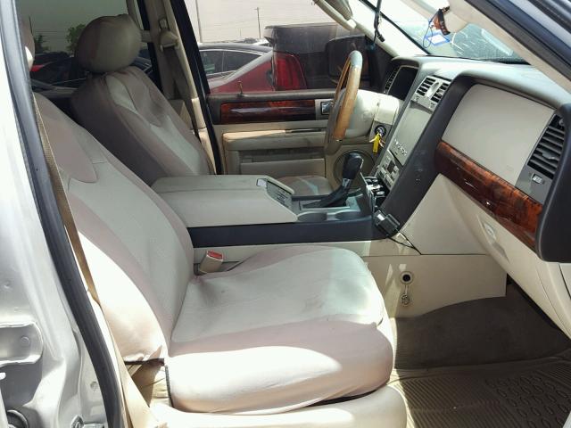 5LMFU27R13LJ23011 - 2003 LINCOLN NAVIGATOR 米色 照片 5