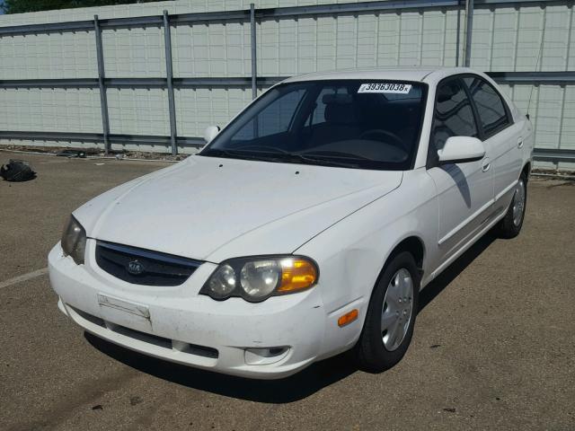 KNAFB161635102210 - 2003 KIA SPECTRA GS WHITE photo 2