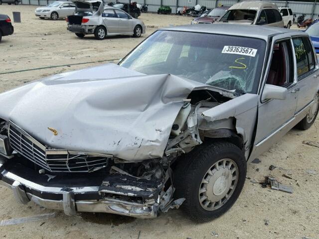 1G6CD53B3P4232352 - 1993 CADILLAC DEVILLE SILVER photo 9