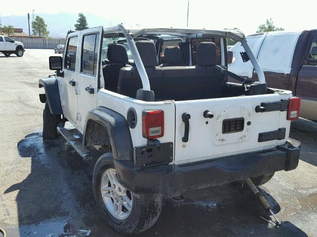 1C4BJWDGXFL591252 - 2015 JEEP WRANGLER U WHITE photo 3