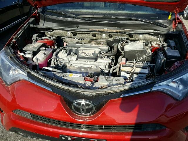 JTMZFREV4HJ117018 - 2017 TOYOTA RAV4 LE Qırmızı foto 7