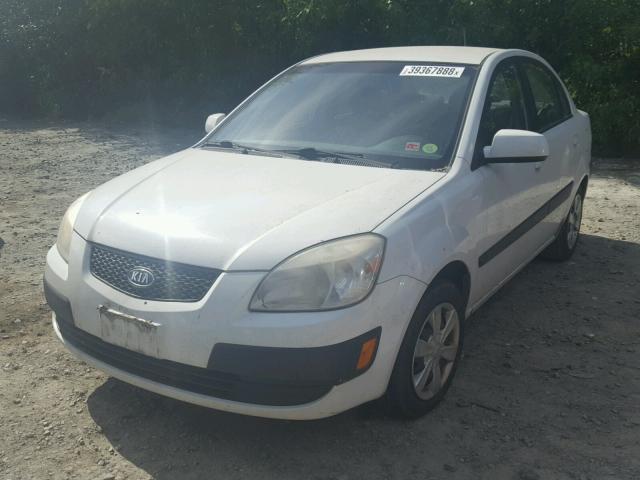 KNADE123366032203 - 2006 KIA RIO WHITE photo 2