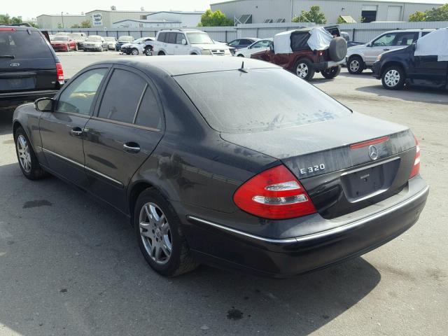 WDBUF65J35A695840 - 2005 MERCEDES-BENZ E 320 BLACK photo 3