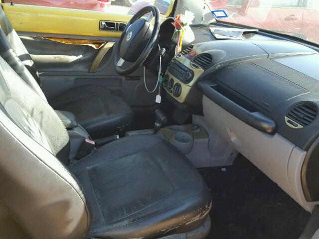 3VWCD31C75M400036 - 2005 VOLKSWAGEN NEW BEETLE 黄色 照片 5