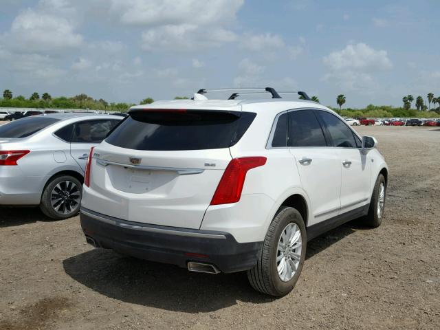 1GYKNARS2HZ142520 - 2017 CADILLAC XT5 WHITE photo 4