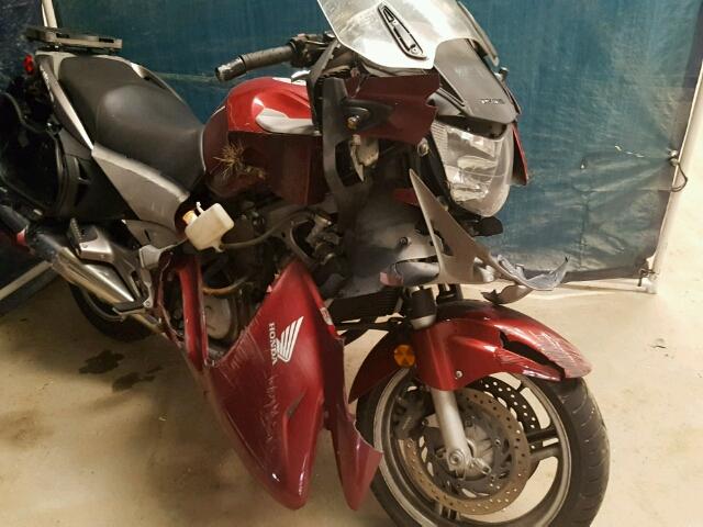 VTMRC5220AE000667 - 2010 HONDA NT700 V RED photo 9