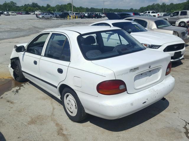 KMHVF14N1TU257869 - 1996 HYUNDAI ACCENT BAS WHITE photo 3