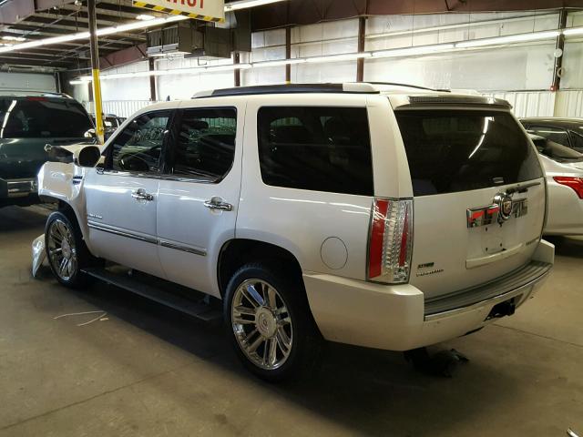 1GYS4DEF7BR190163 - 2011 CADILLAC ESCALADE P WHITE photo 3