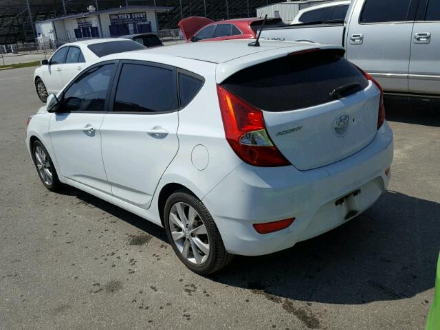 KMHCU5AEXEU152999 - 2014 HYUNDAI ACCENT WHITE photo 3