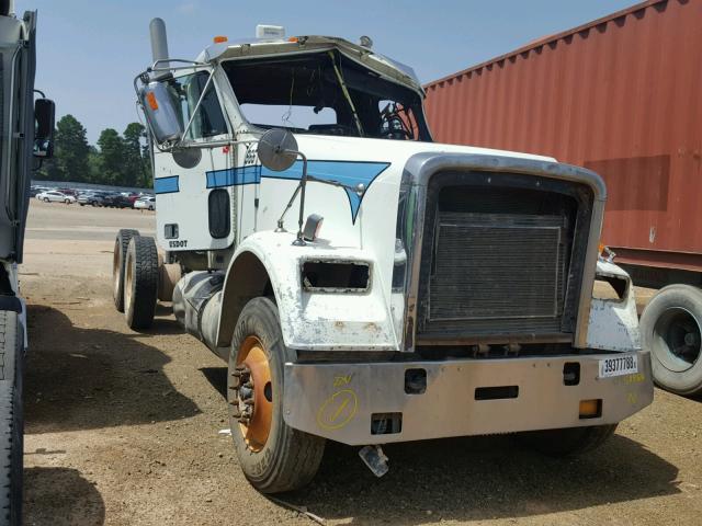 1FUJF6CGX6DW58966 - 2006 FREIGHTLINER CONVENTION WHITE photo 1