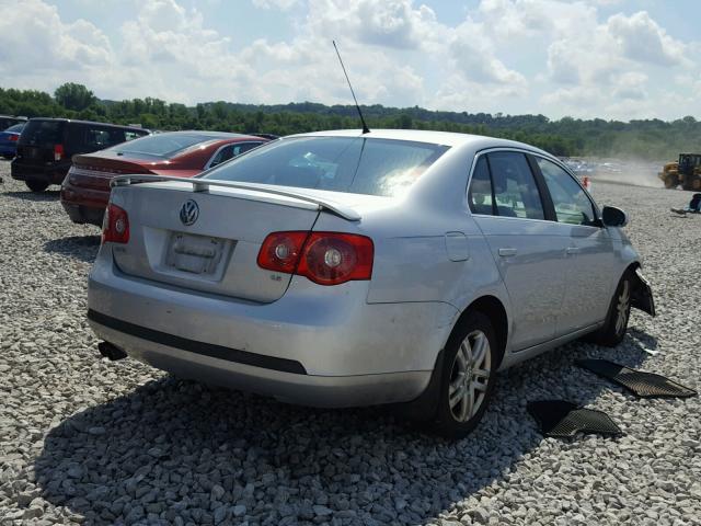 3VWEF71K37M068567 - 2007 VOLKSWAGEN JETTA WOLF SILVER photo 4