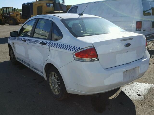 1FAHP35N18W284063 - 2008 FORD FOCUS SE WHITE photo 3