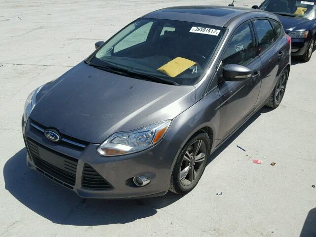 1FADP3K29EL410398 - 2014 FORD FOCUS SE GRAY photo 2