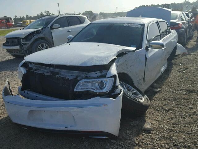 2C3CCAEG1GH243343 - 2016 CHRYSLER 300C WHITE photo 2